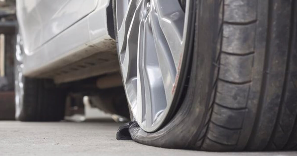 Car Tyre Bursts – Main Reasons and What You Must Do