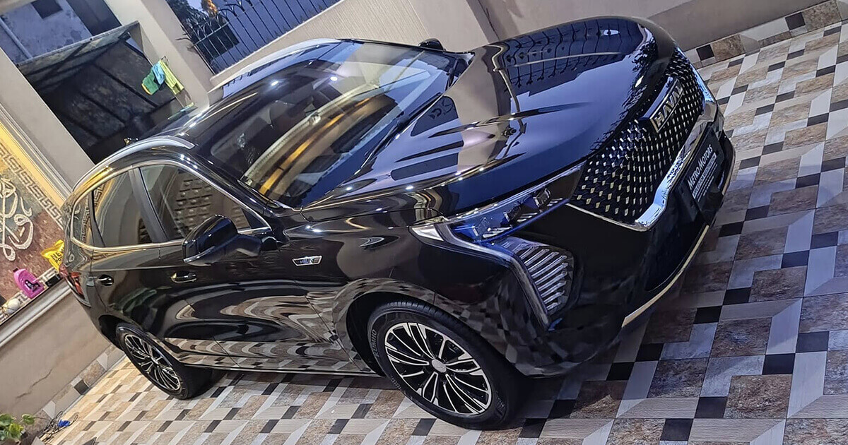 You are currently viewing Beyond Wax: The Ultimate Guide to Glass Coating Your Car