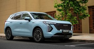 Read more about the article What are the Pros and Cons of Hybrid Cars?